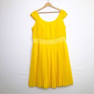 Geode yellow, Knee length, pleated dress